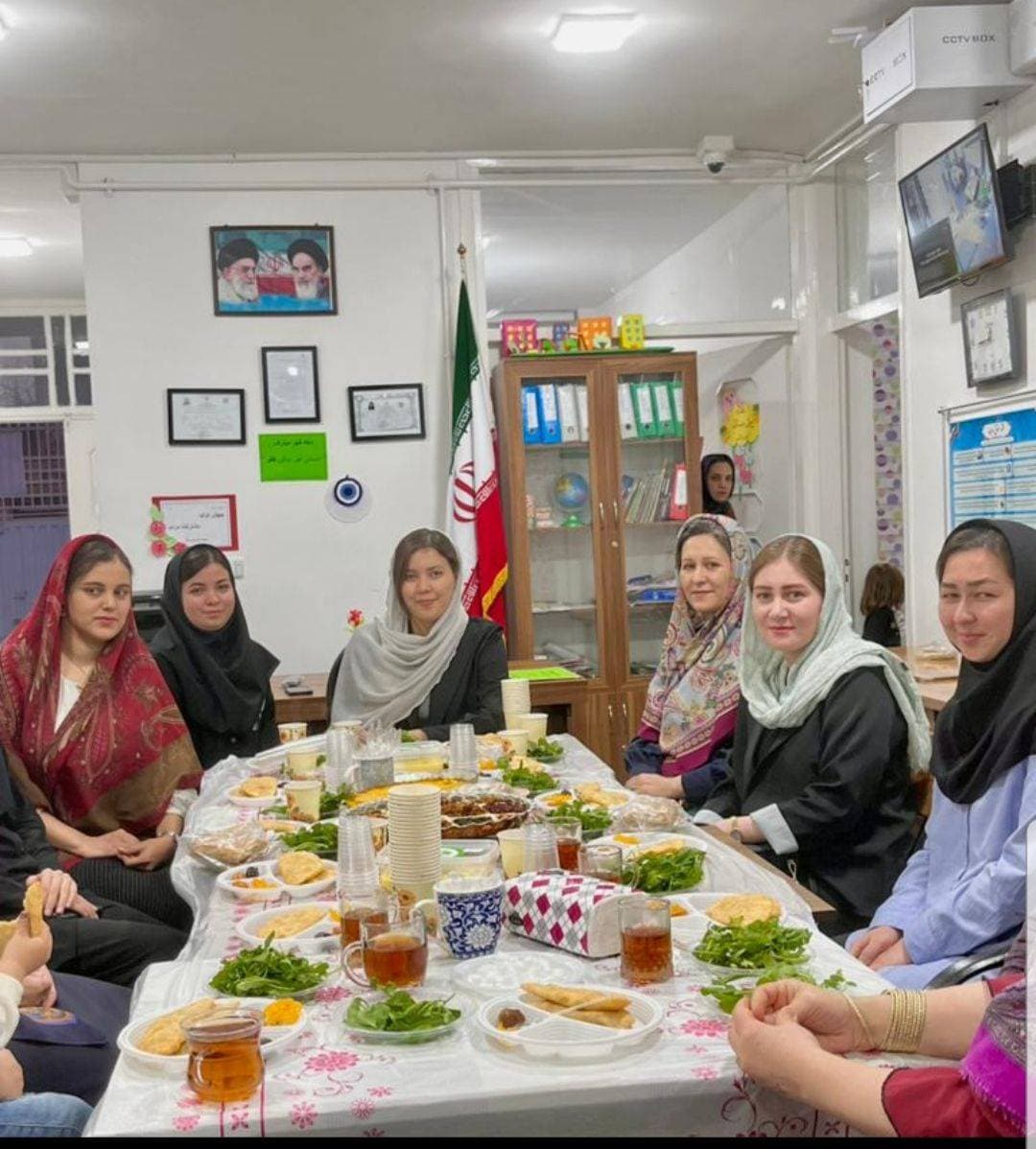 مراسم افطار پرسنل و اعضای شورای انجمن اولیا مدرسه ظفر